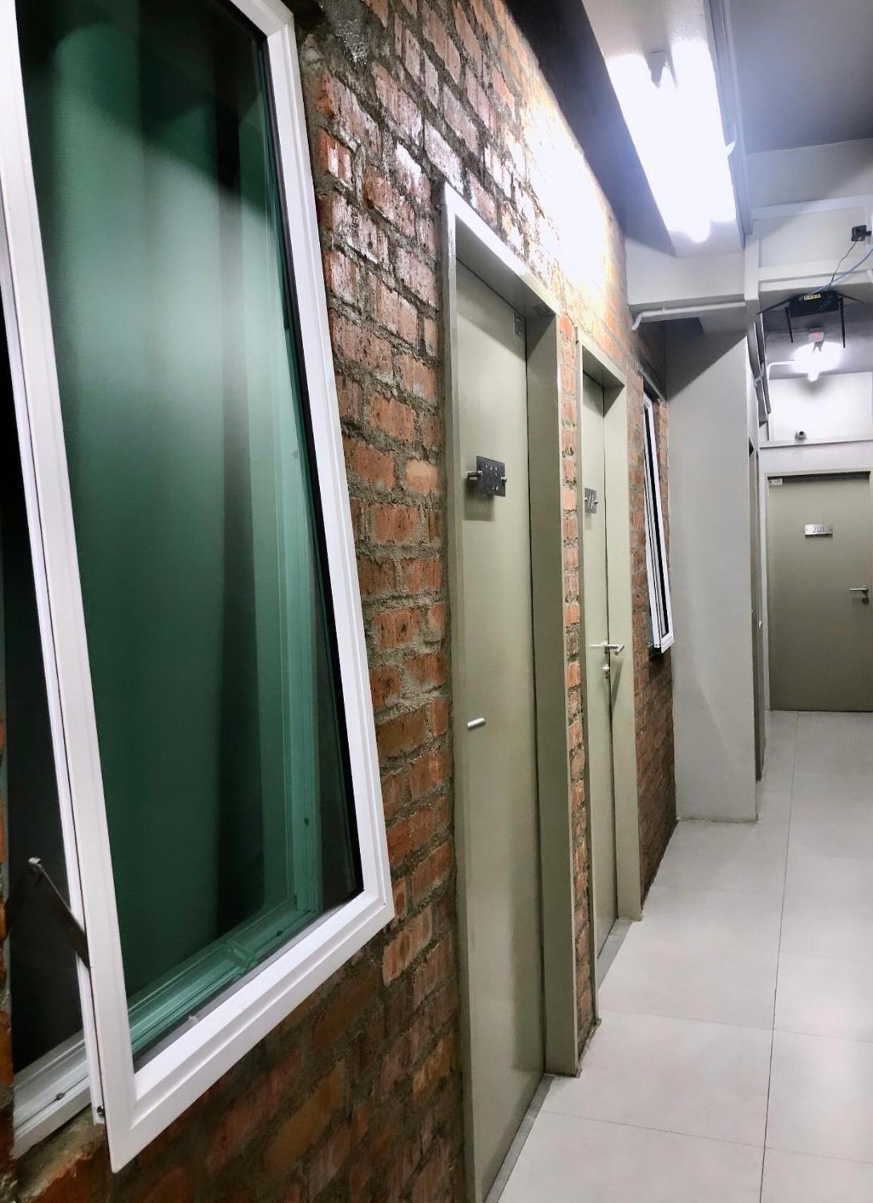 Bricks Cameron Hostel 타나라타 외부 사진
